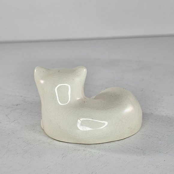 Goebel Cat Miniature Figurine Lying Down White Green Eyes West Germany - Picture 3 of 6